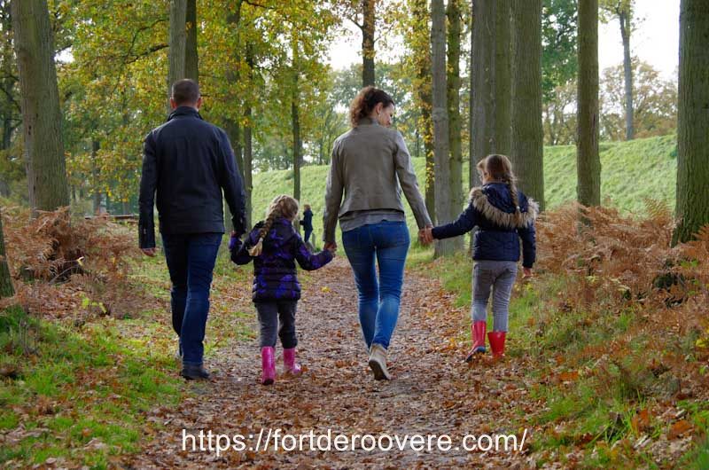 wandelroutes op fort de roovere een oase van groen en rust